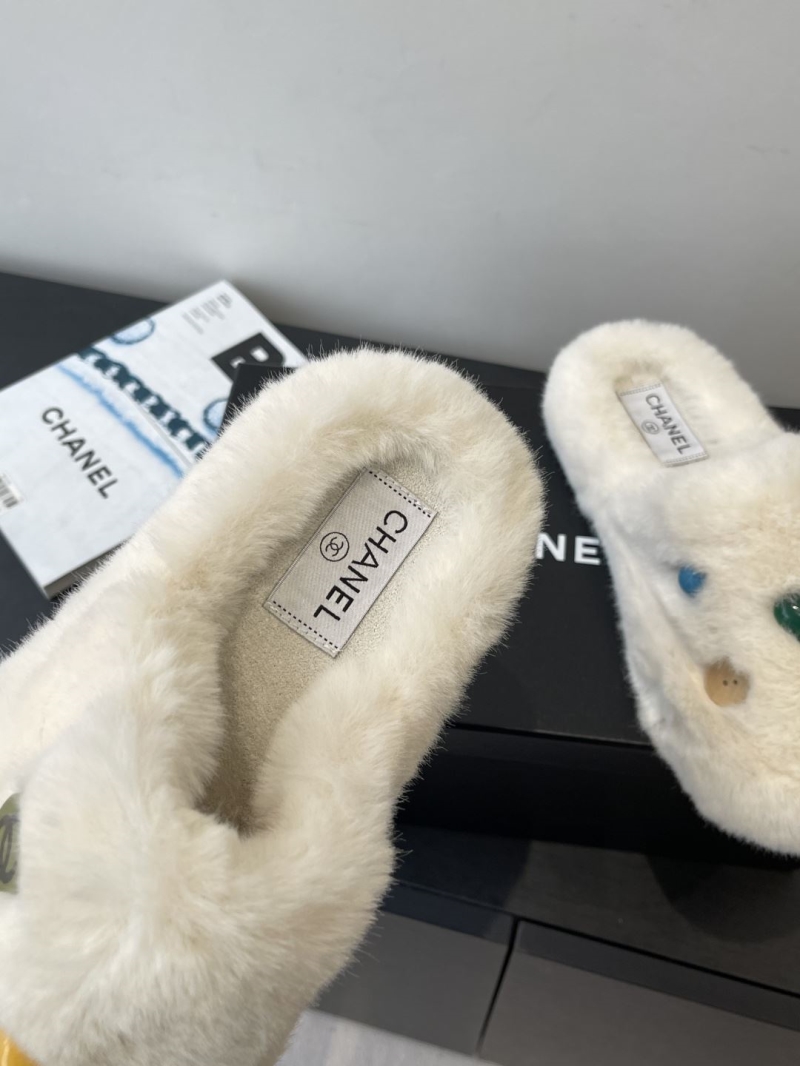 Ch**el slippers